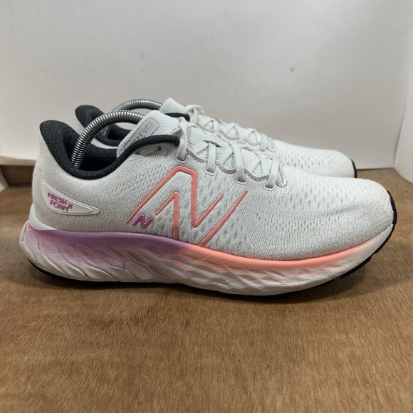 New Balance FF X EVOZ V3 Women Size 11 WEVOZLH3 White Running Sneaker - Picture 1 of 9